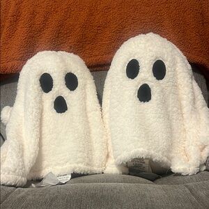 Halloween Ghost Sphere Decorative Throw Pillows Faux Fur NWT Set of 2